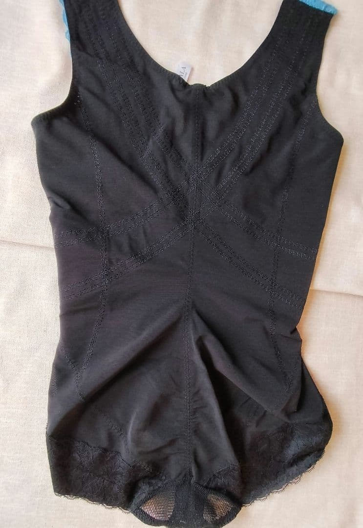 グランドイーワンズ　LA-LA 補正下着 ボディスーツ　90LL