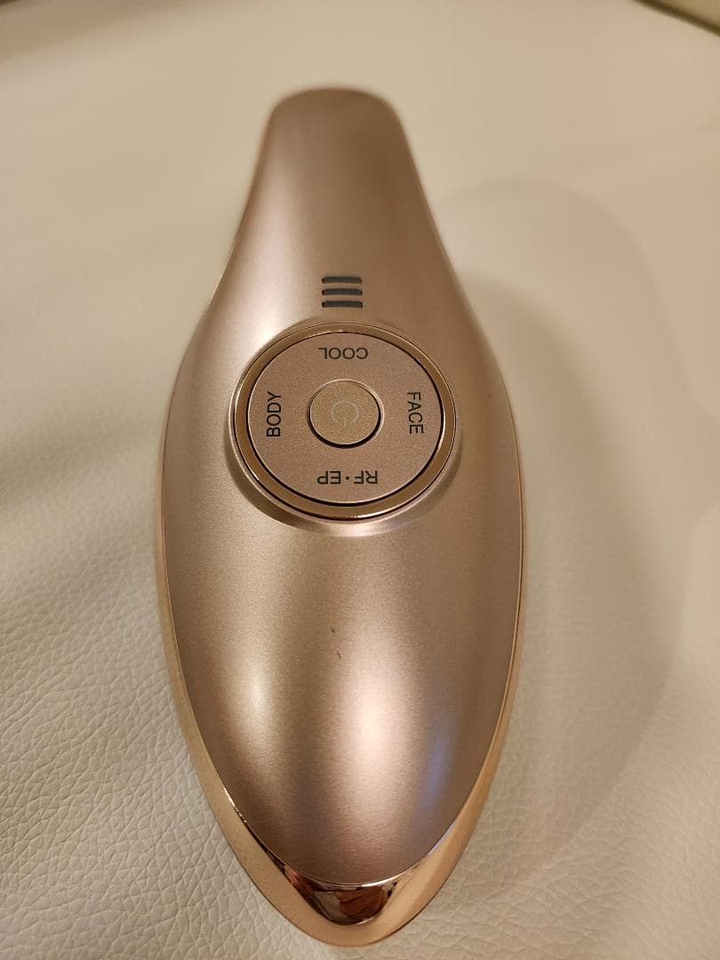 MEラボンエクラ IKKOさんプロデュースの美顔器