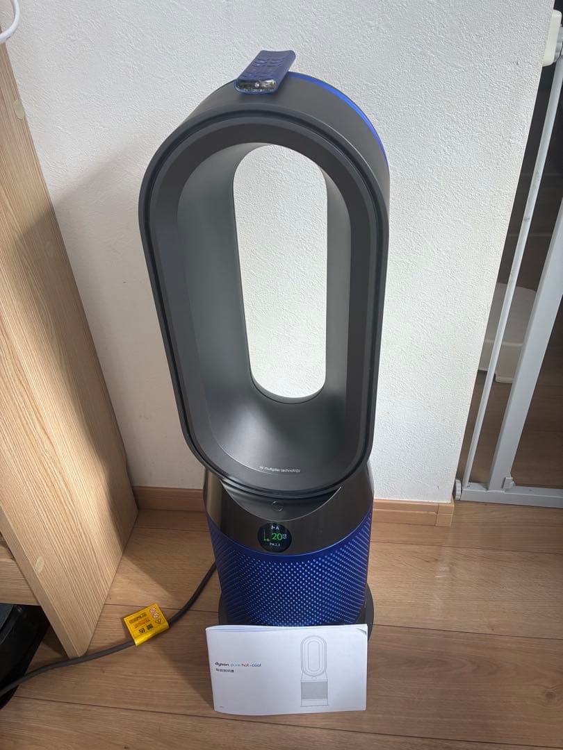 ダイソン　空気清浄機能付ファンヒーター/Pure Hot+Cool HP04