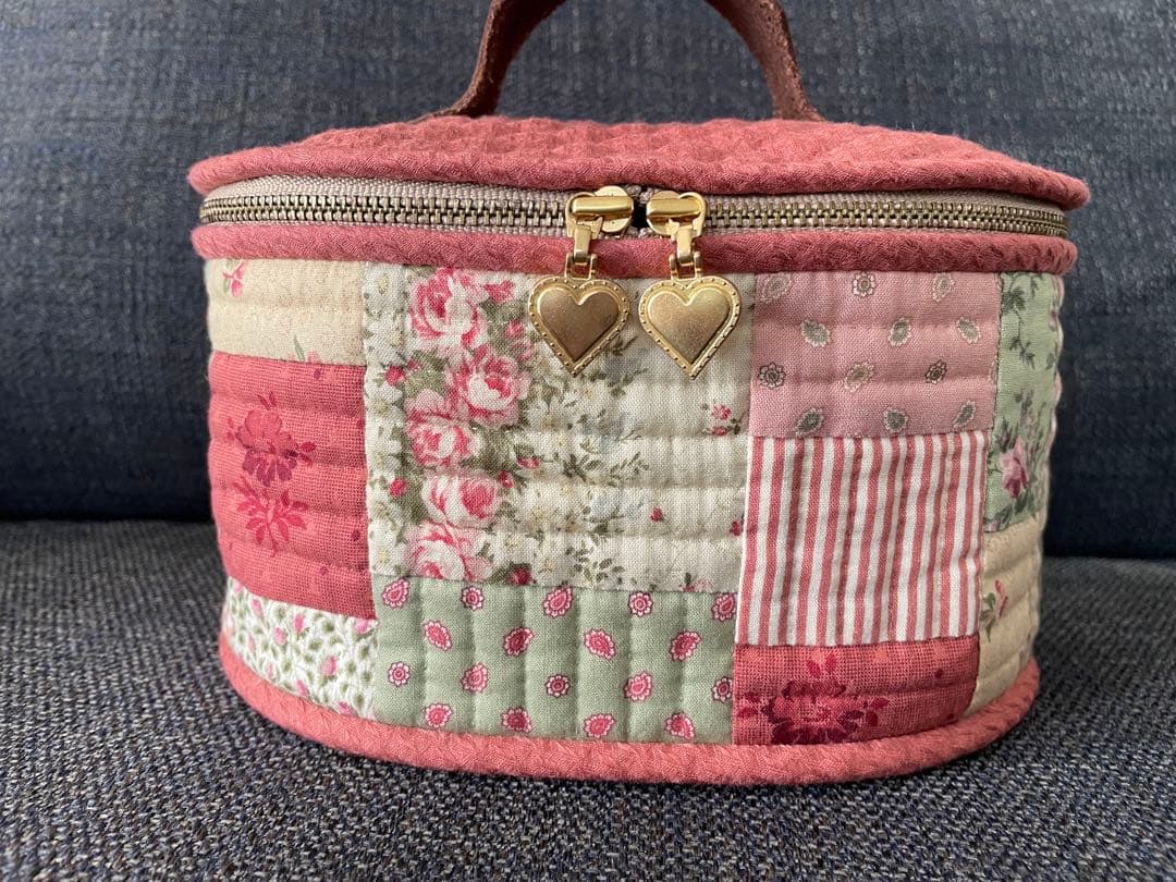 （608)ピンク色のバニティーケース 完成品 こうの早苗さん パンデピス