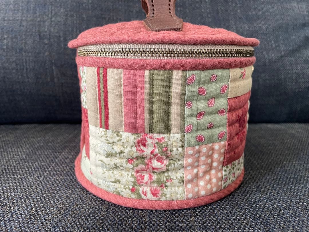 （608)ピンク色のバニティーケース 完成品 こうの早苗さん パンデピス