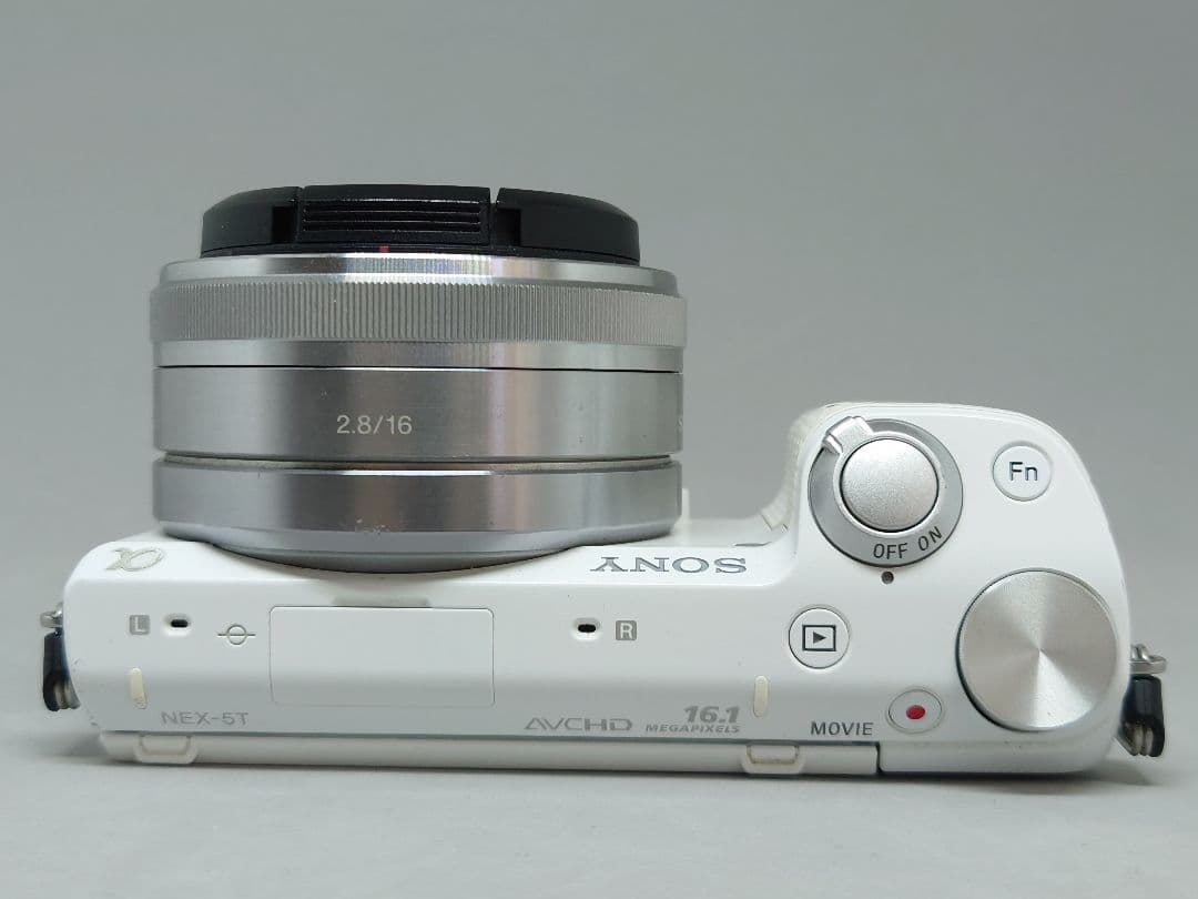 アプリ装備、入手困難！　SONY α NEX-5T ホワイト＋E16mmF2.8