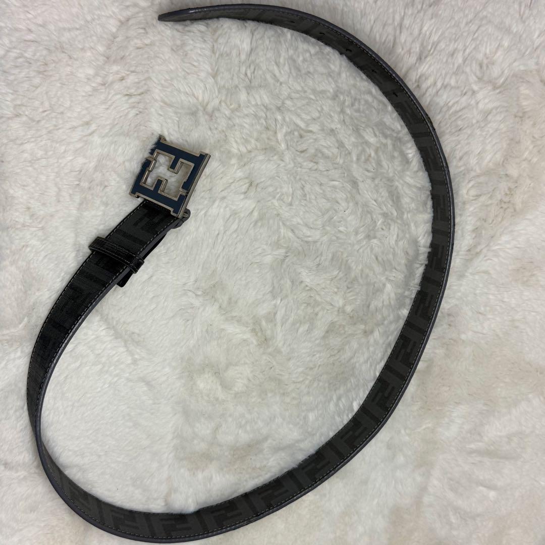 ようた現行 FENDI フェンディ ベルト FF スクエア ネイビー 90