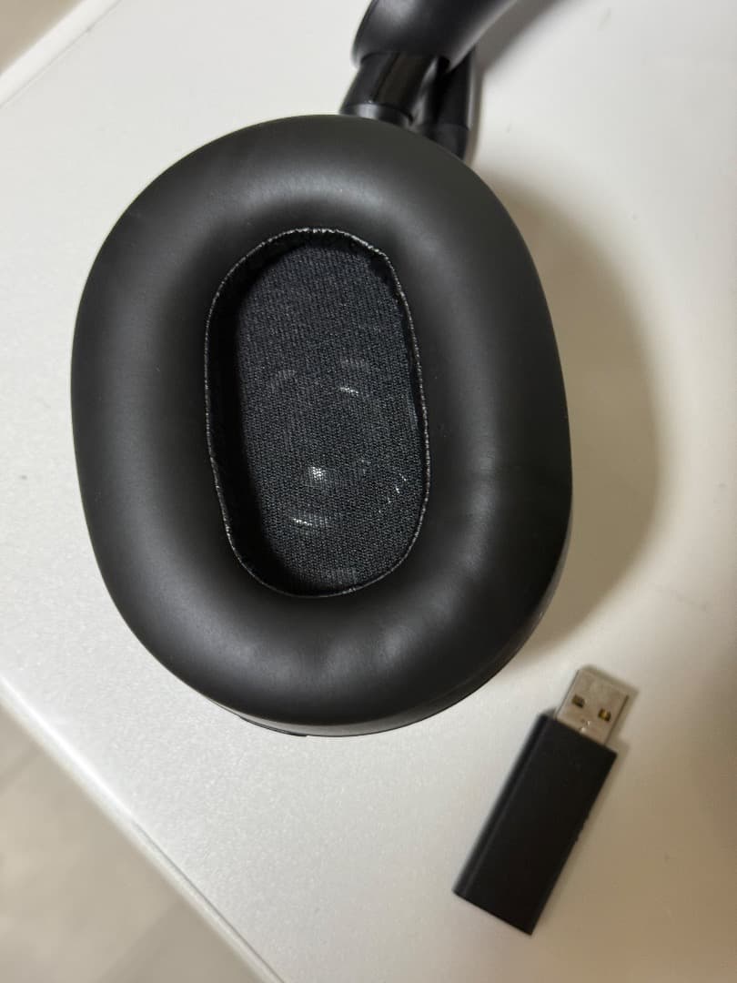 Sony ソニー Inzone H9 と Spigen ヘッドホンスタンド