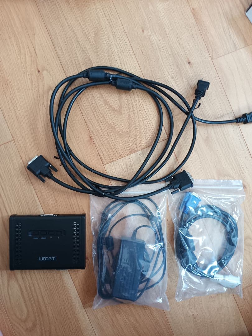 液タブ・ペンタブ Wacom Cintiq 12WX