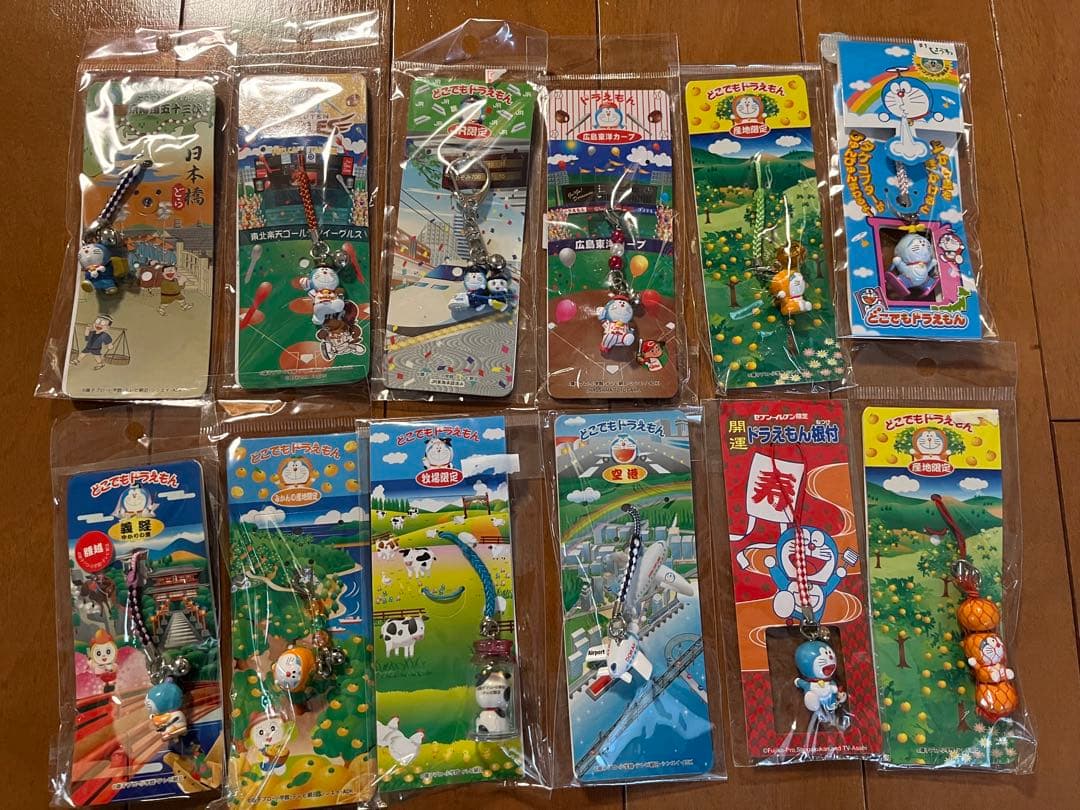 どこでもドラえもん　ストラップ　キーホルダー　根付け　80個