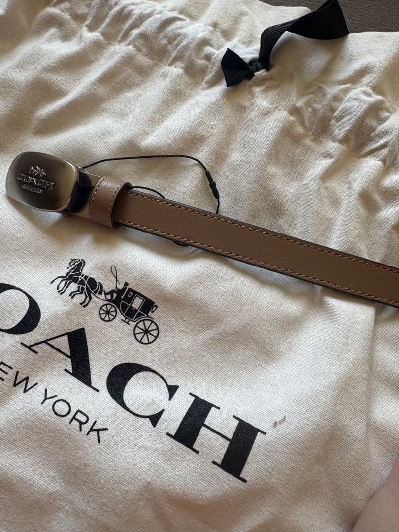 新品COACH リバーシブルベルト保存袋付き