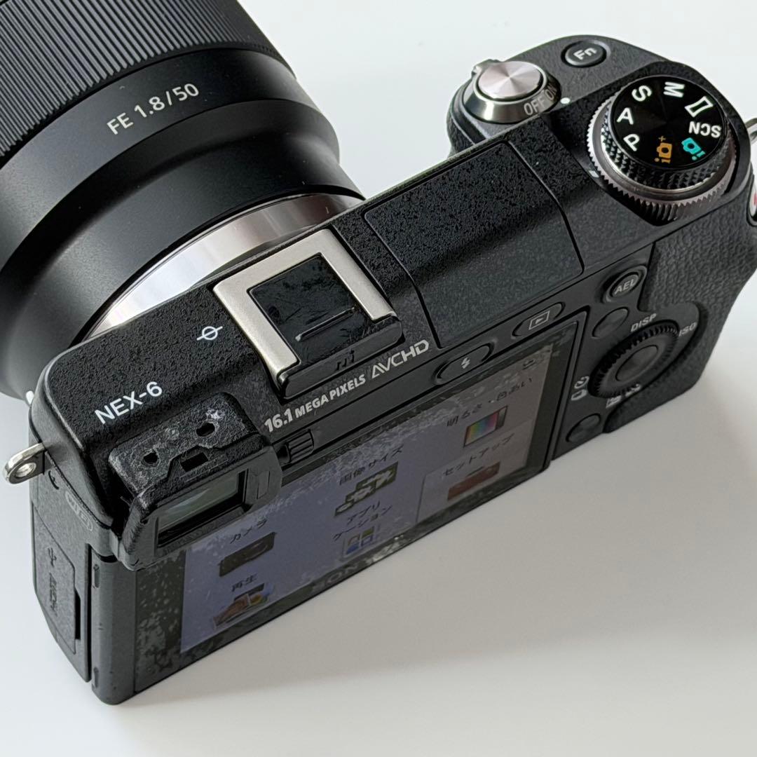 ソニー NEX-6 動作品、外観ボロボロ　バッテリー、レンズなし　ジャンク