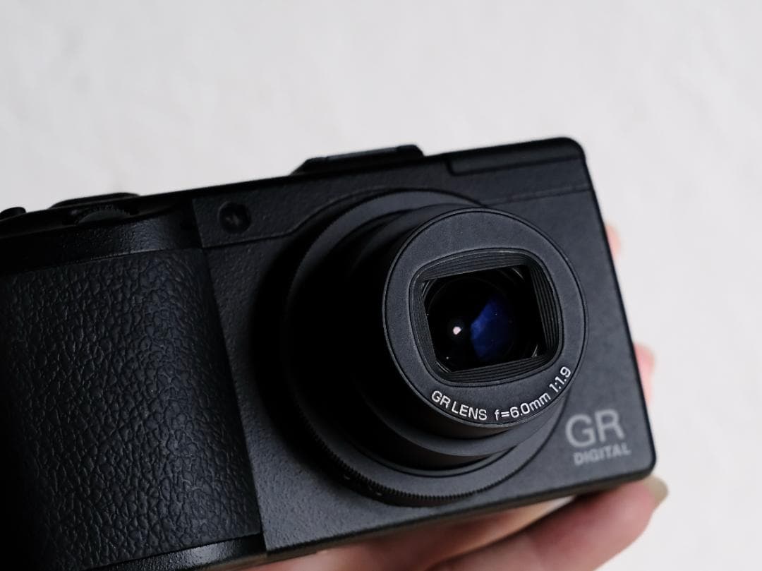 Ricoh GR Digital III｜F1.9の光と潔さを楽しむ一台