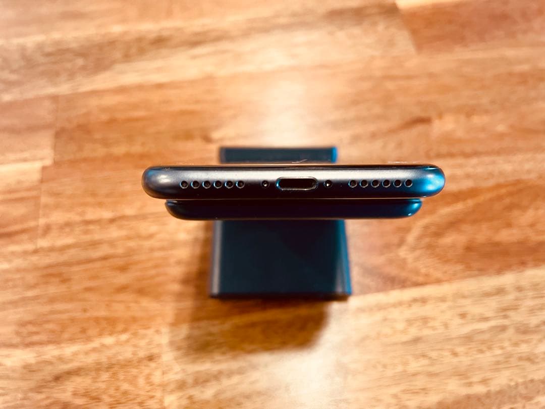 ⑤美品 Apple iPhone8 64GB ブラック SIMロック解除済み