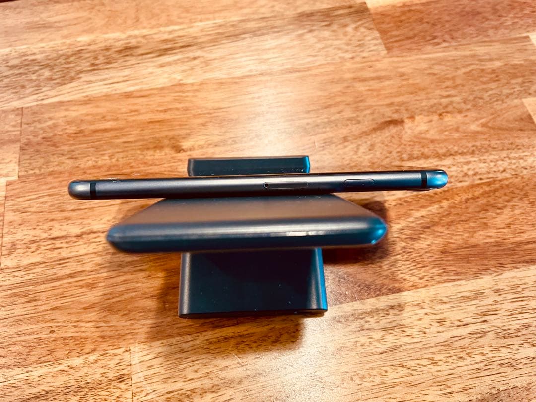 ⑤美品 Apple iPhone8 64GB ブラック SIMロック解除済み