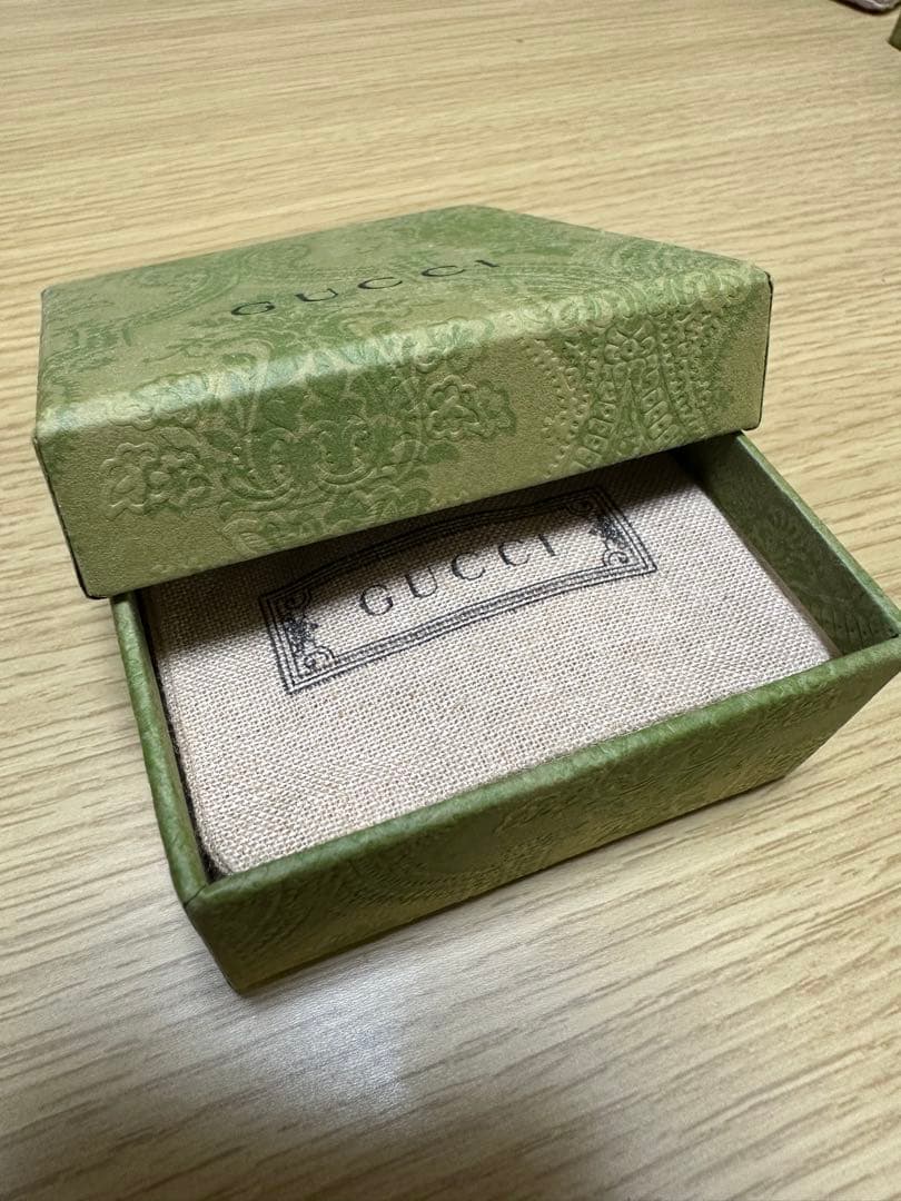 GUCCIシルバーロゴ ブレスレット