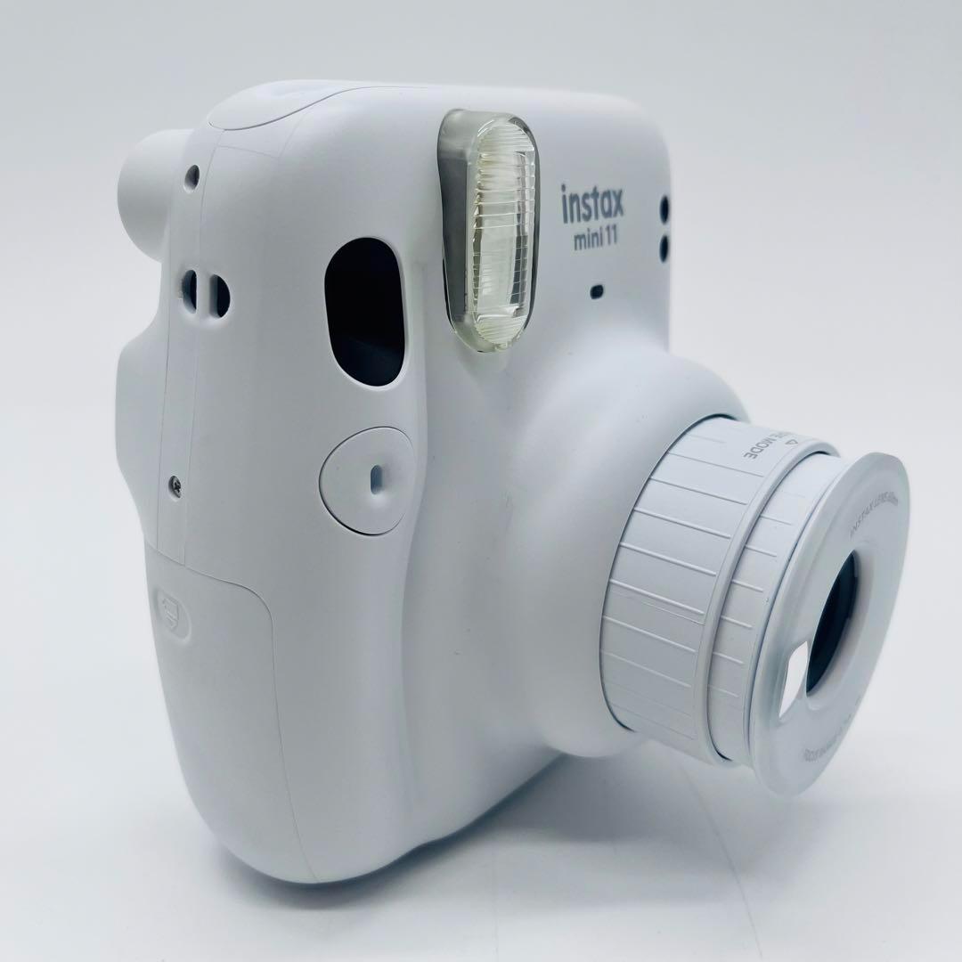 instax mini 11 チェキ　ホワイト　カメラ