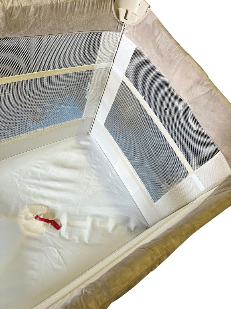 【美品】アップリカ ココネルエアープラス シュークリームGR ベビーベッド