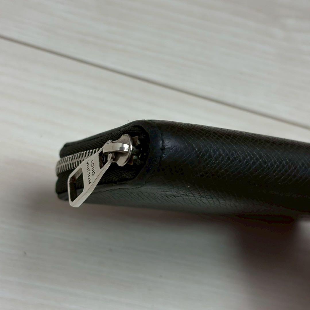 ルイヴィトン タイガ ジッピーパース ブラック ケース メンズ 本革