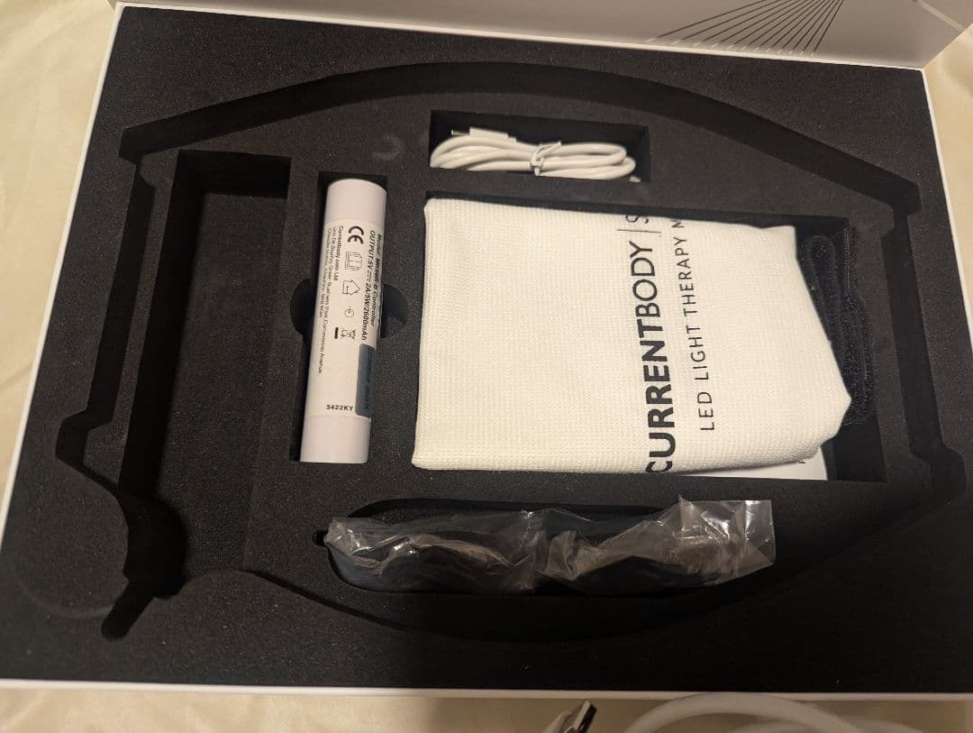 カレントボディ　LED レッドライトセラピーフェイスマスク: シリーズ1