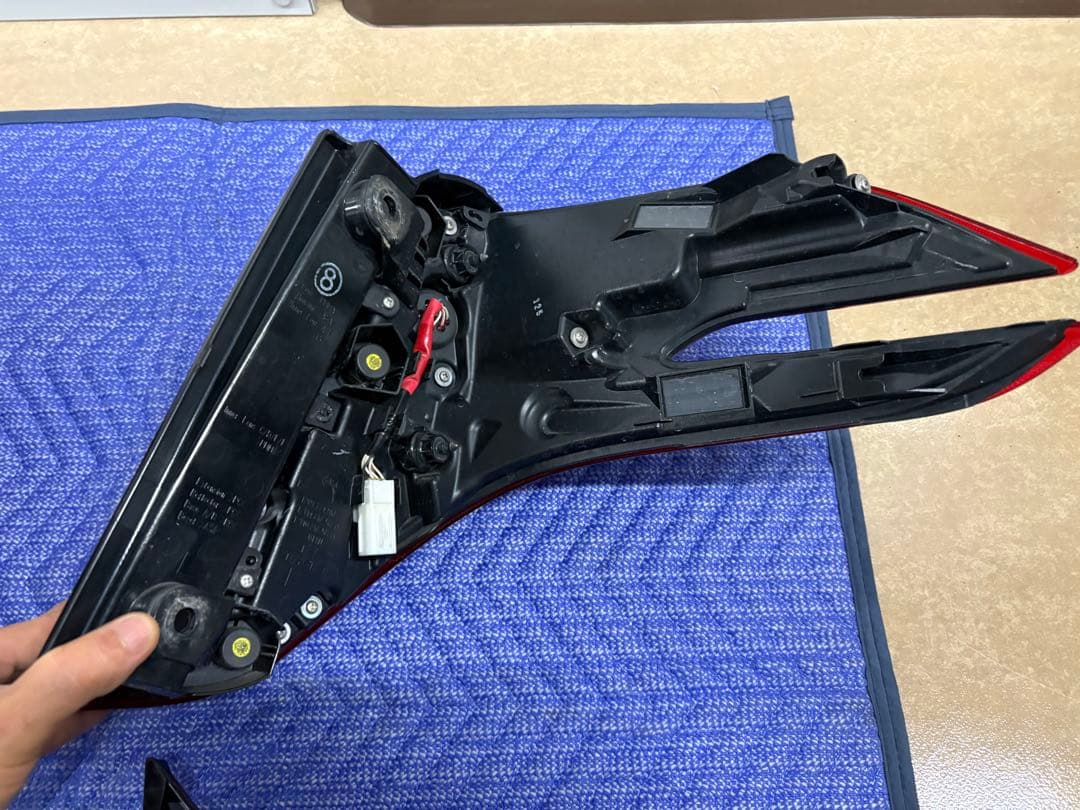 30アルファード後期　冷寒地　シーケンシャル　テールライト