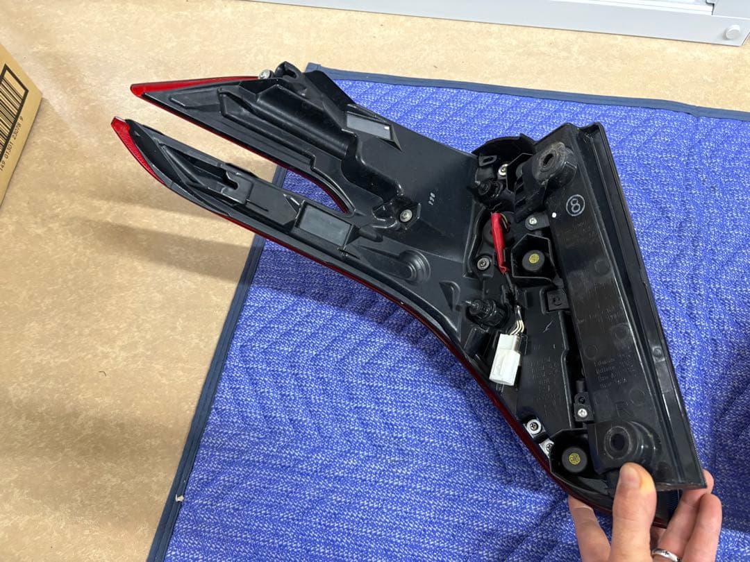 30アルファード後期　冷寒地　シーケンシャル　テールライト