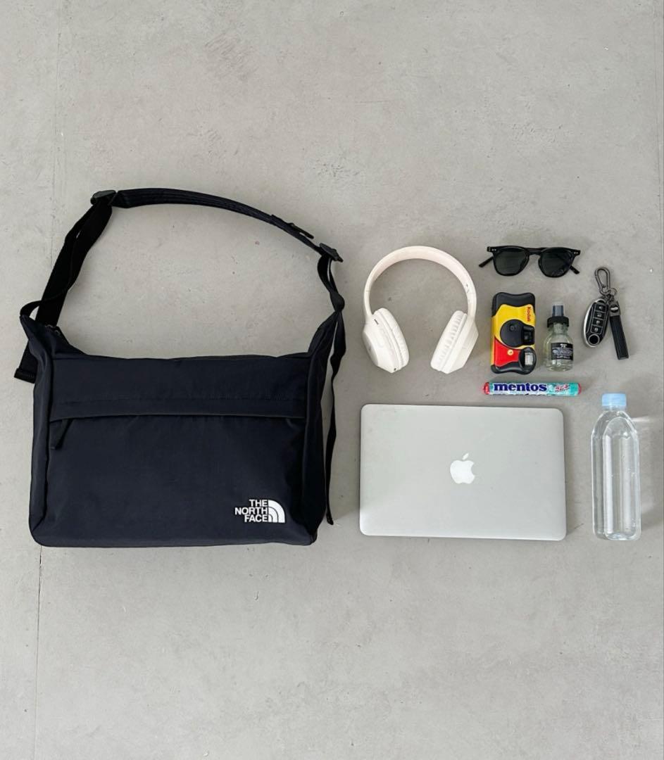 The North Face メッセンジャーバッグ ショルダーバック　　ブラック