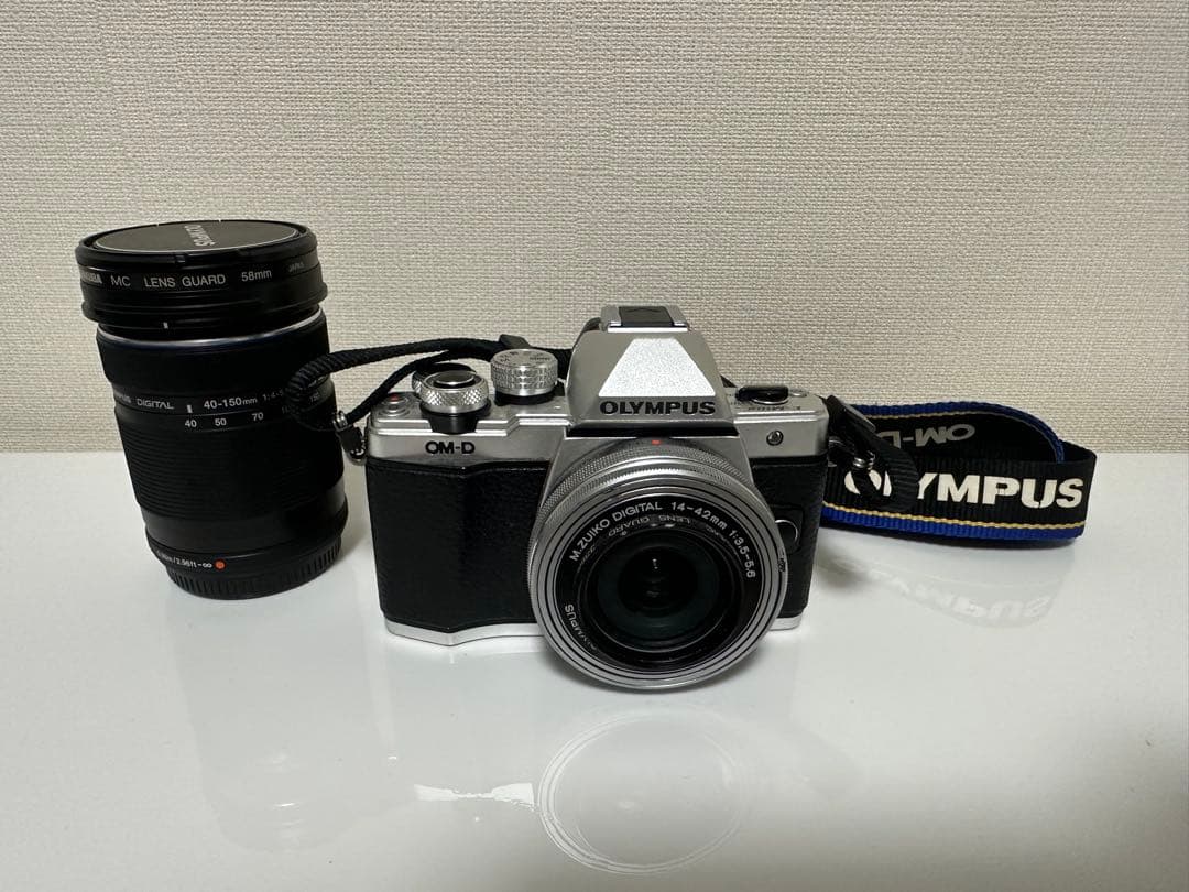 【OLYMPUS】 OM-D ミラーレス一眼カメラ + 40-150mm レンズ