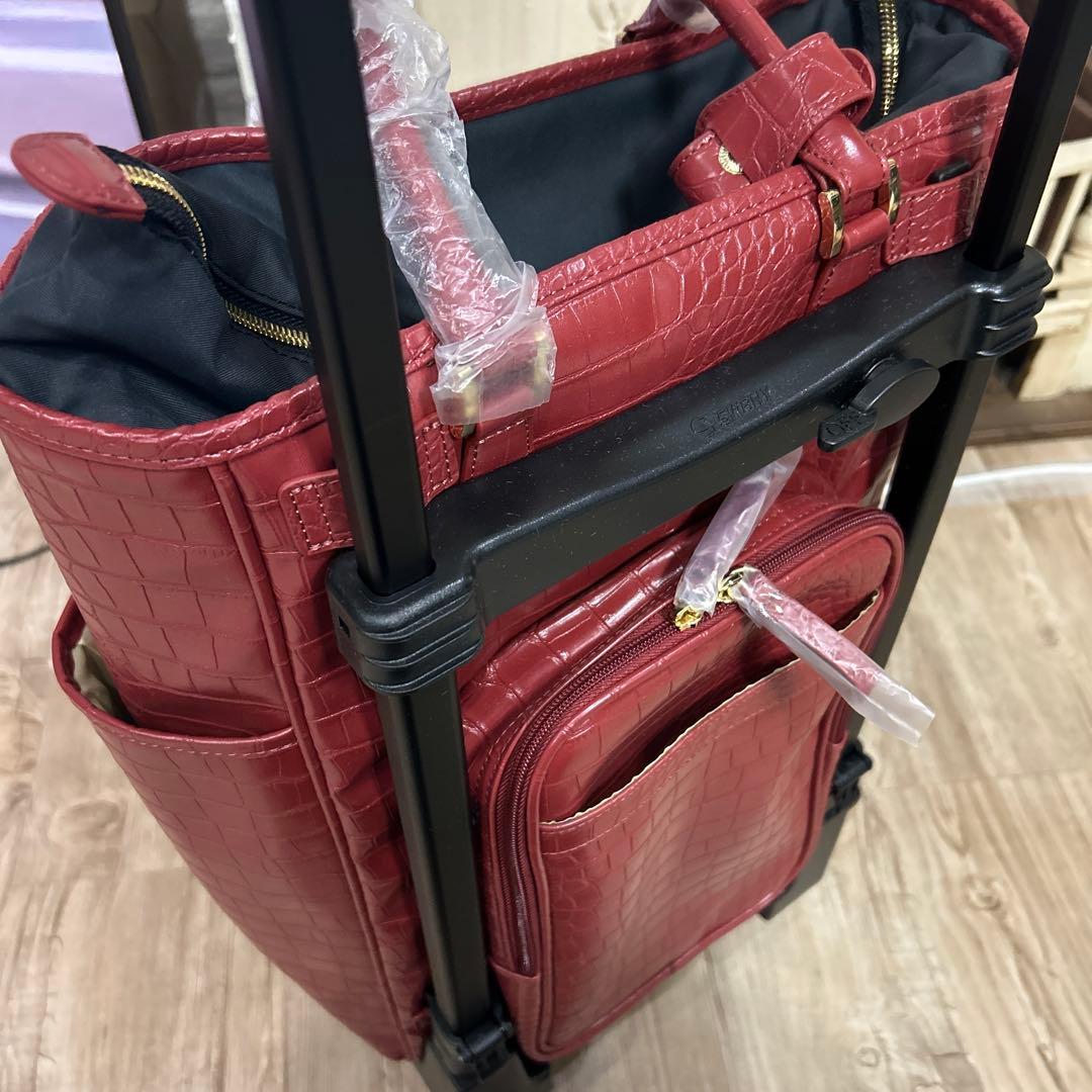【新品未使用】スワニー トートキャリー クロコダイル型押し４輪ストッパー付レッド