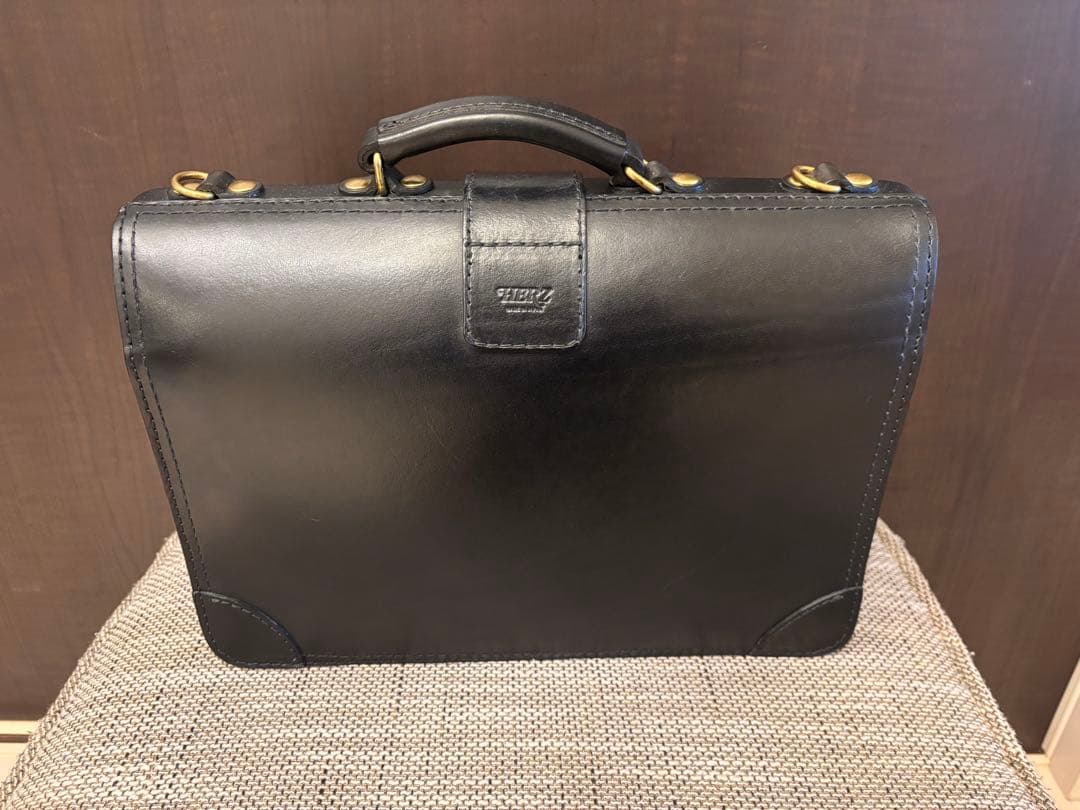 ヘルツ HERZ ビジネスバッグ ラティーゴ 牛革 ブラック 美品