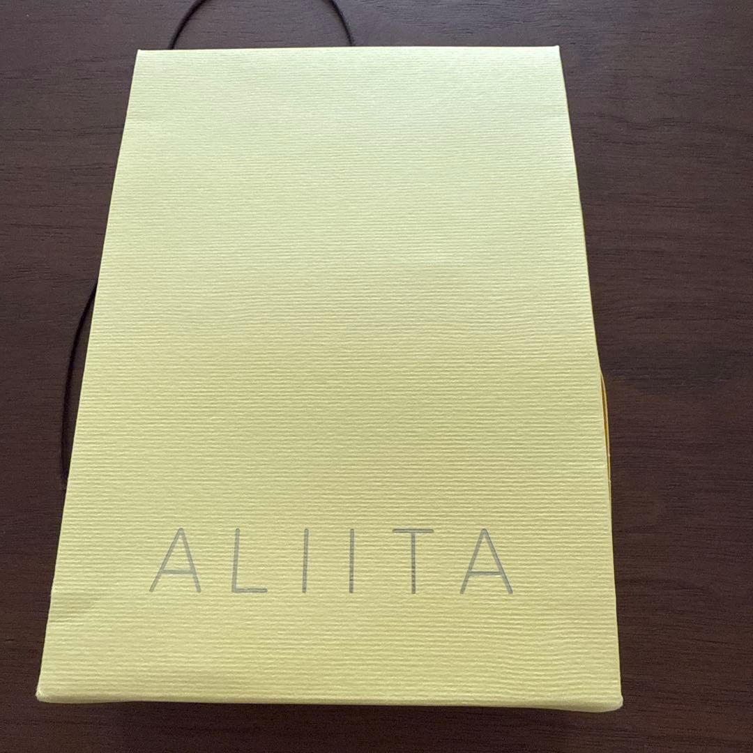 き*奨様 ALIITA　MIAU ダイヤモンド ピアス　シングル ねこモチーフピ