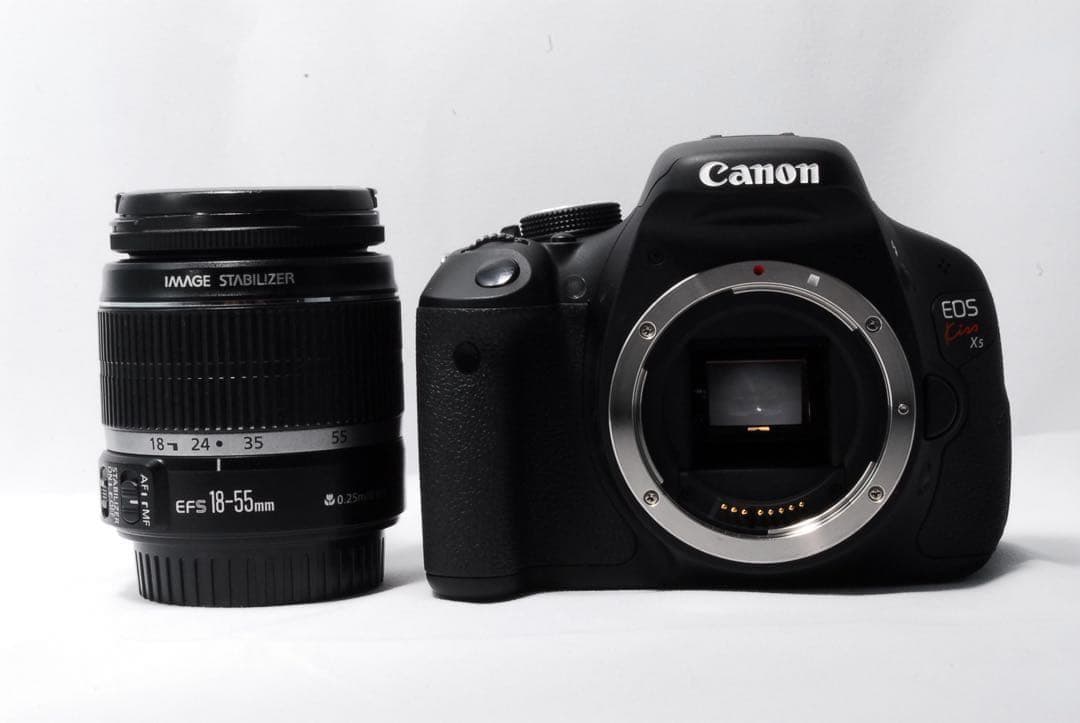 ❣️付属品多数❣️Canon Kiss X5 デジタル一眼レフカメラ