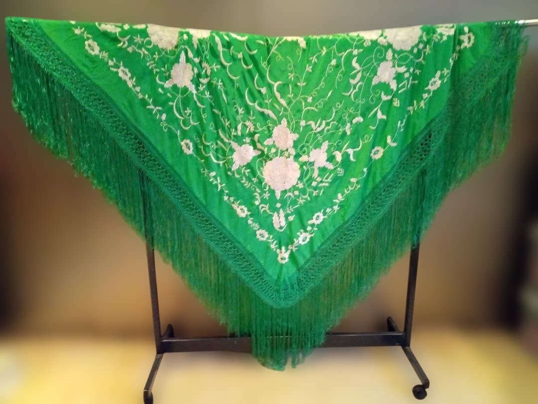 緑色 フラメンコ マントン
