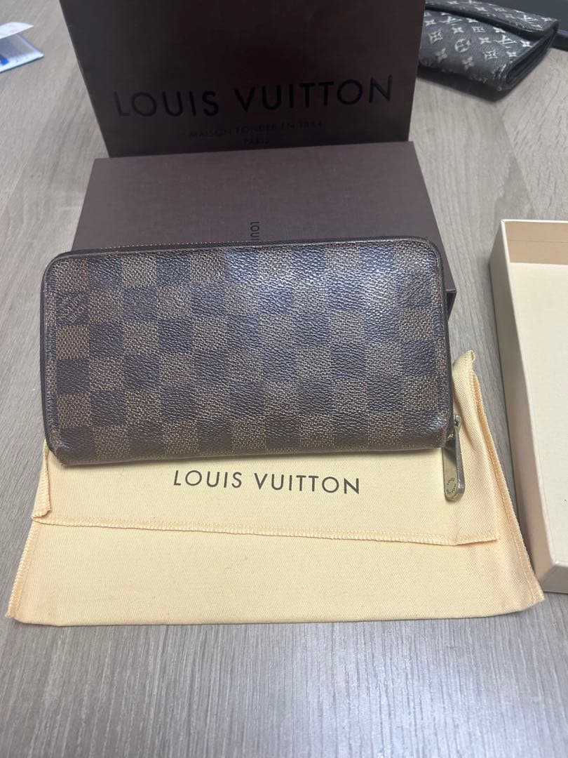 ルイヴィトンLOUIS VUITTONダミエ　ジッピーウォレット長財布