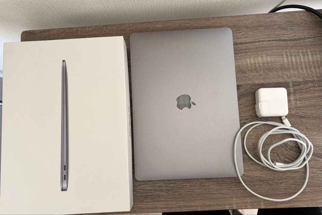 【美品】Apple MacBook Air M1 2020年モデル 8GB