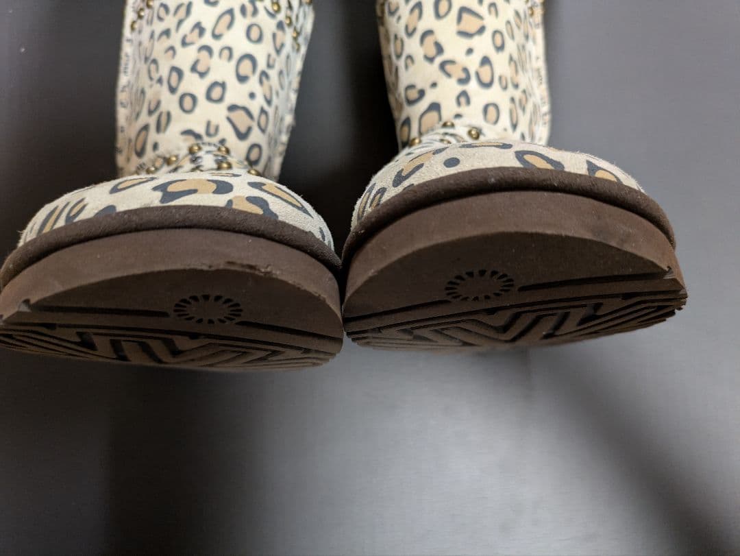 UGG & JIMMY CHOO ヒョウ柄ムートンブーツ 8
