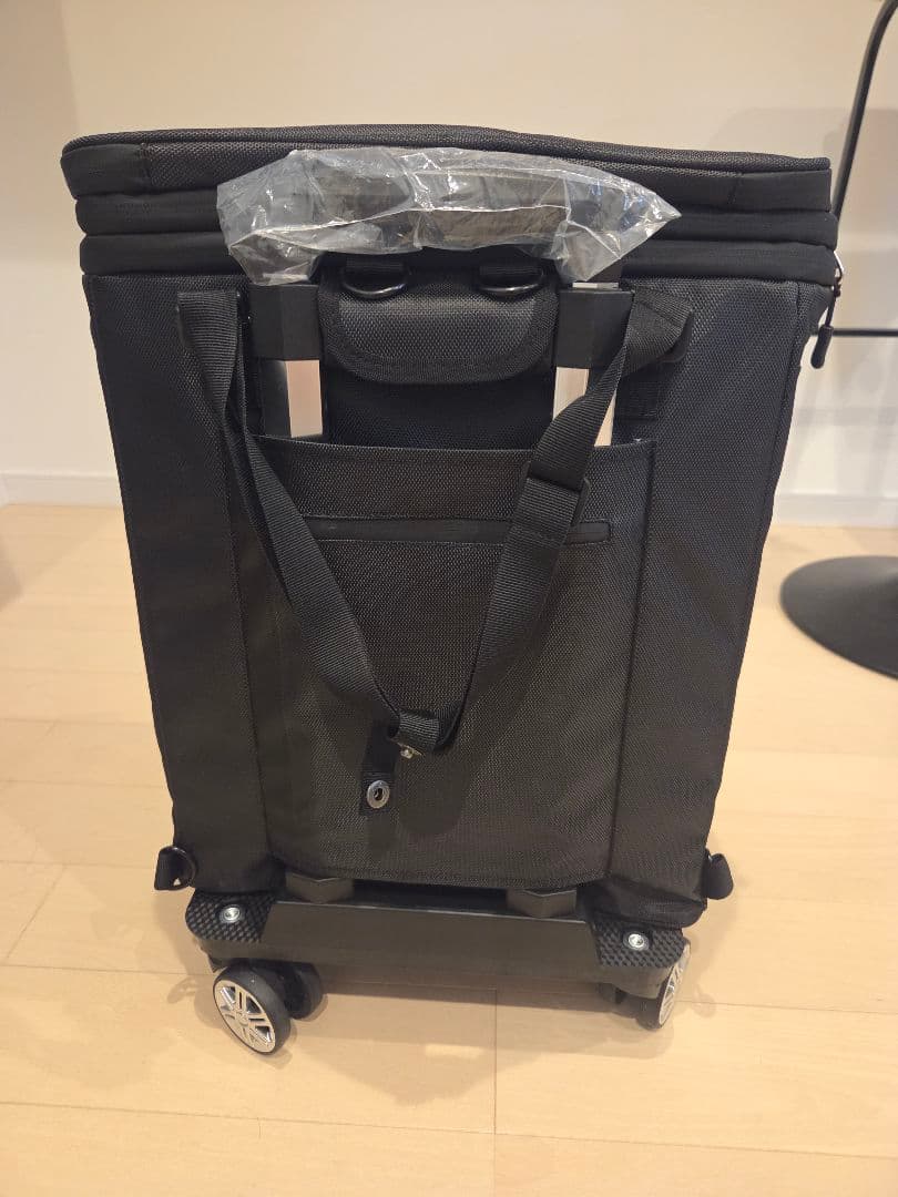 トリプラス　スーツケース