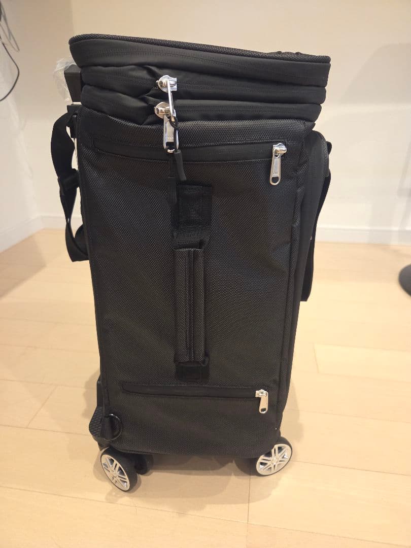 トリプラス　スーツケース