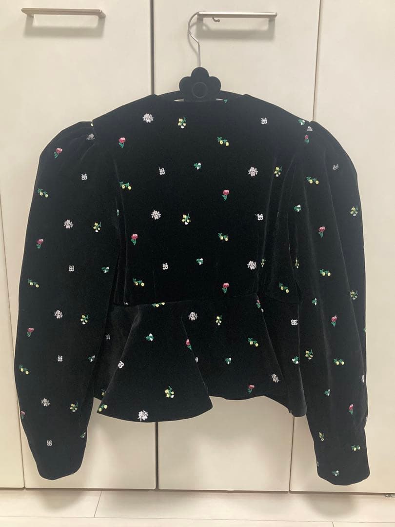 新品タグ付きBibiy. B. STARRY PEPURAMU CARDIGAN