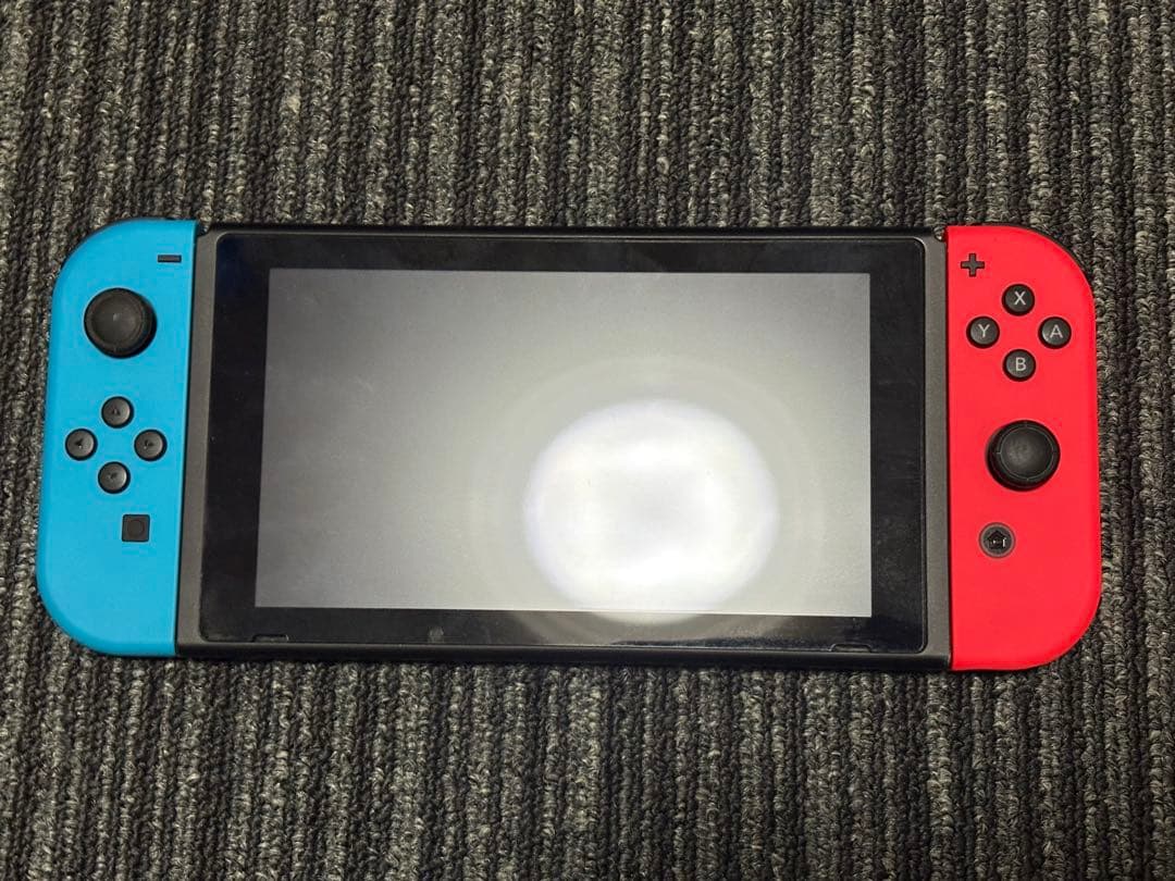 【中古】Nintendo Switch本体 + プロコン、おまけケース付