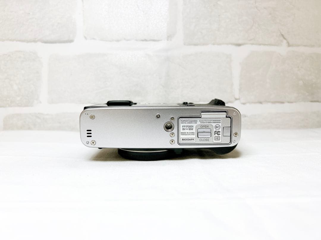 ⭐️奇跡 シャッター数:2回⭐️ 富士フイルム FUJIFILM X-E3シルバー