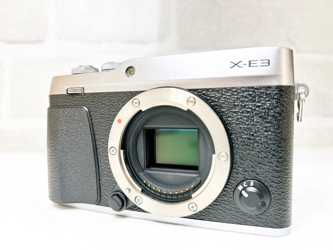 ⭐️奇跡 シャッター数:2回⭐️ 富士フイルム FUJIFILM X-E3シルバー