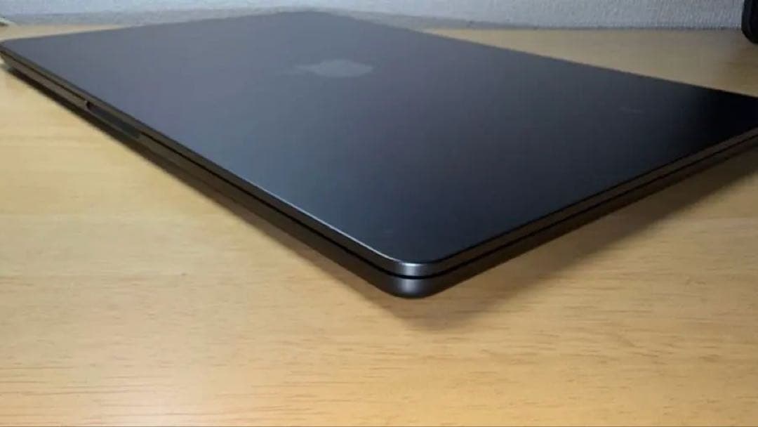 美品・ケース付MacBookAirM2 15インチ8GB1TBバッテリー99%