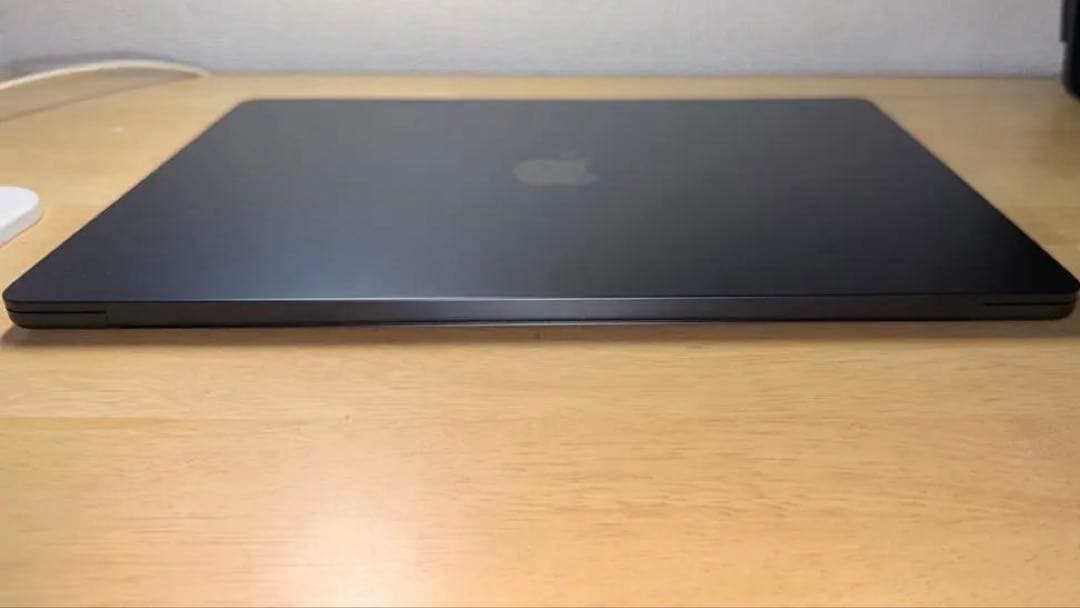 美品・ケース付MacBookAirM2 15インチ8GB1TBバッテリー99%