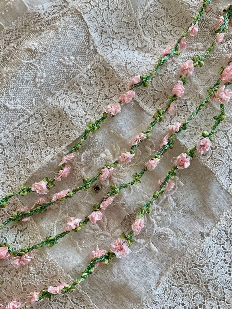 フランスビンテージ／アンティーク　ピンクフラワーロココリボン ※20cm〜カット