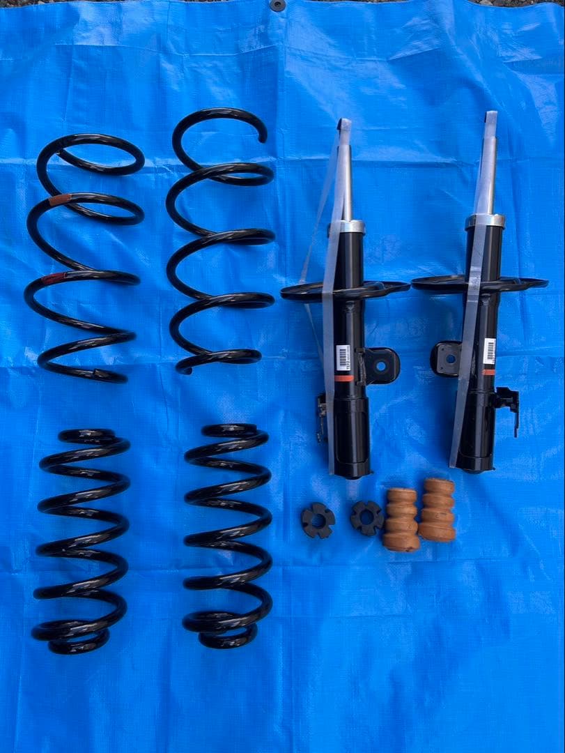 【新品外し】エスティマAHR20W純正スプリング・ショックアブソーバーセット