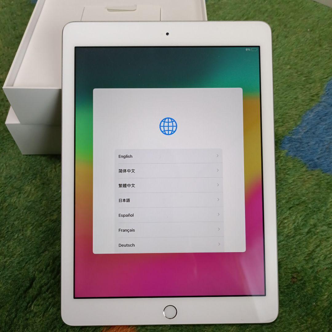 iPad本体 Apple iPad (6th Generation) 32GB Wi-Fi