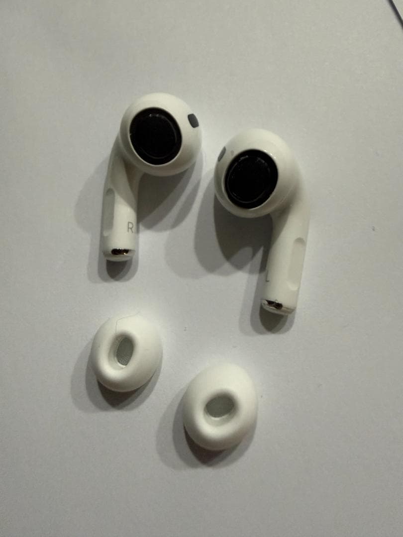 AirPods PRO(第2世代)本体 ホワイト 充電ケース付き