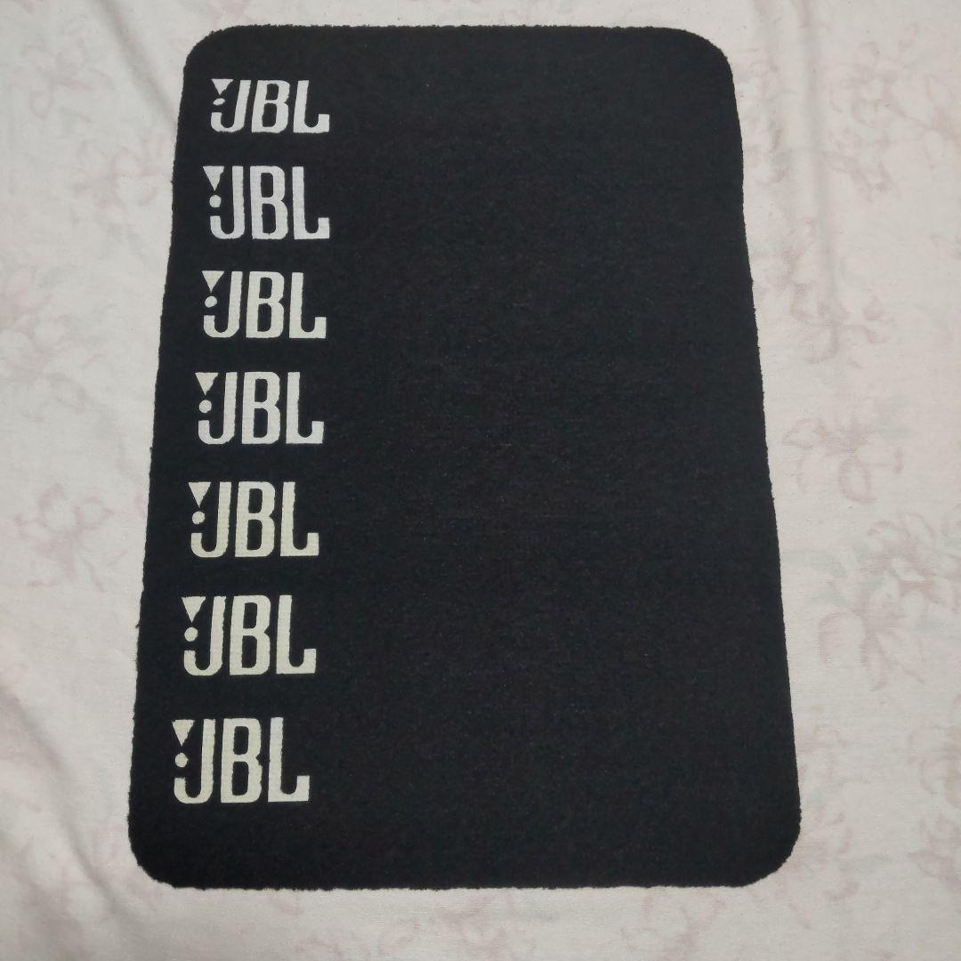 超レア商品 「JBL(ジェイビーエル)」カー用フロアマット２枚組セット