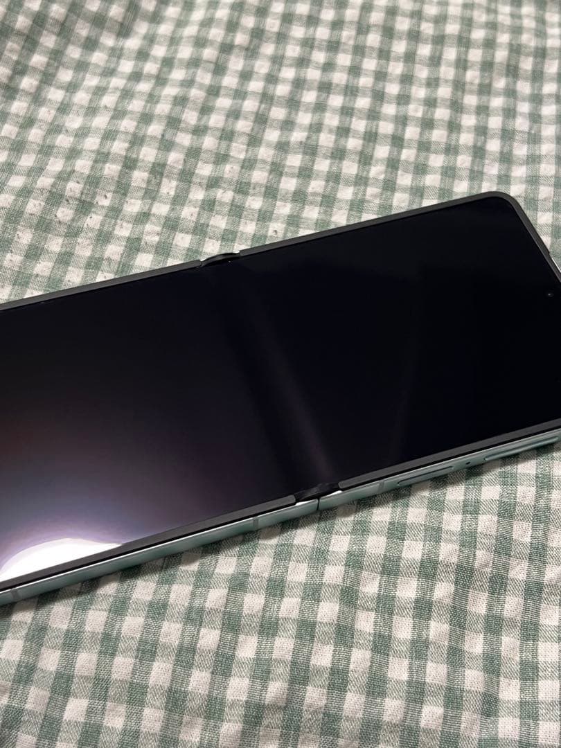 折りたたみ式スマートフォン ミント galaxy flip7