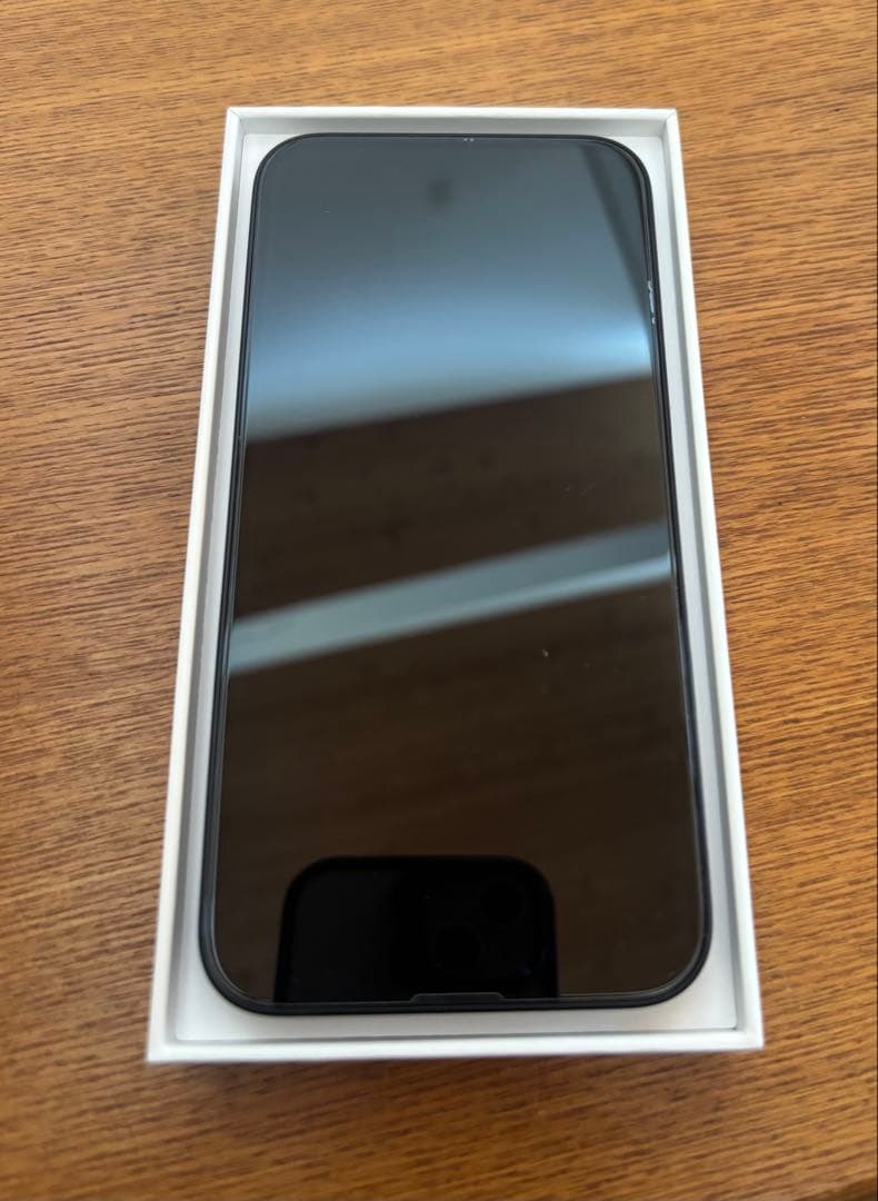 Apple iPhone 16e 128GB ブラック 本体　SIMフリー