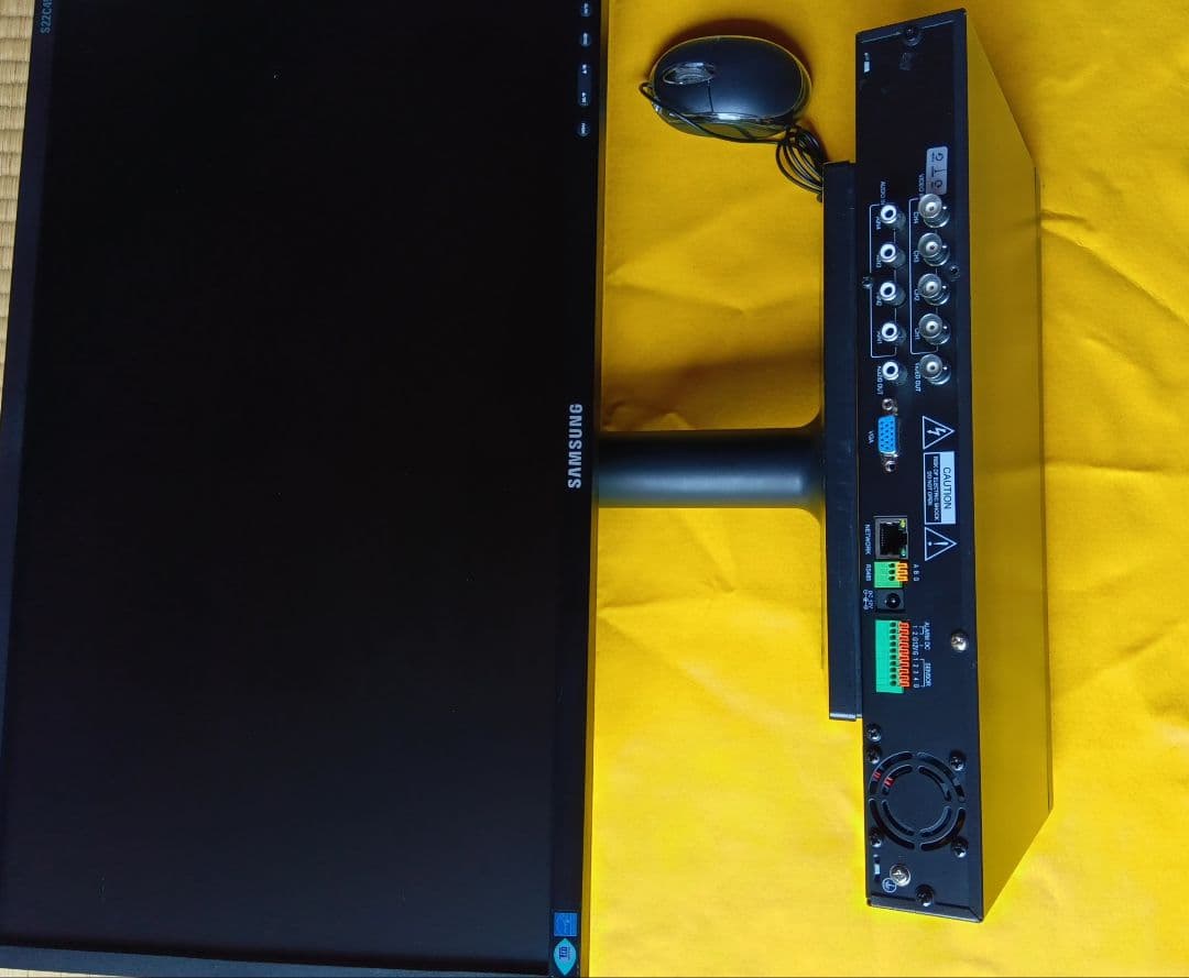 防犯カメラ2台とSamsungモニターセット