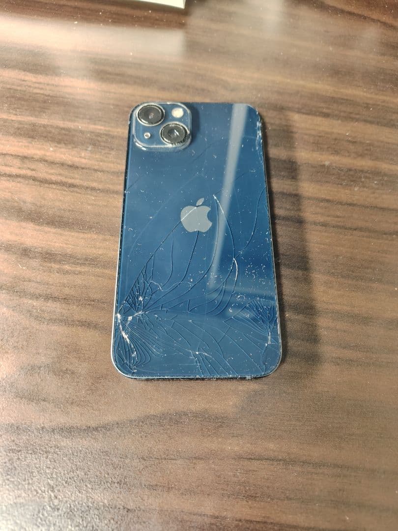 iPhone 13 128GB Simフリー 背面割れ ジャンク 画面無傷