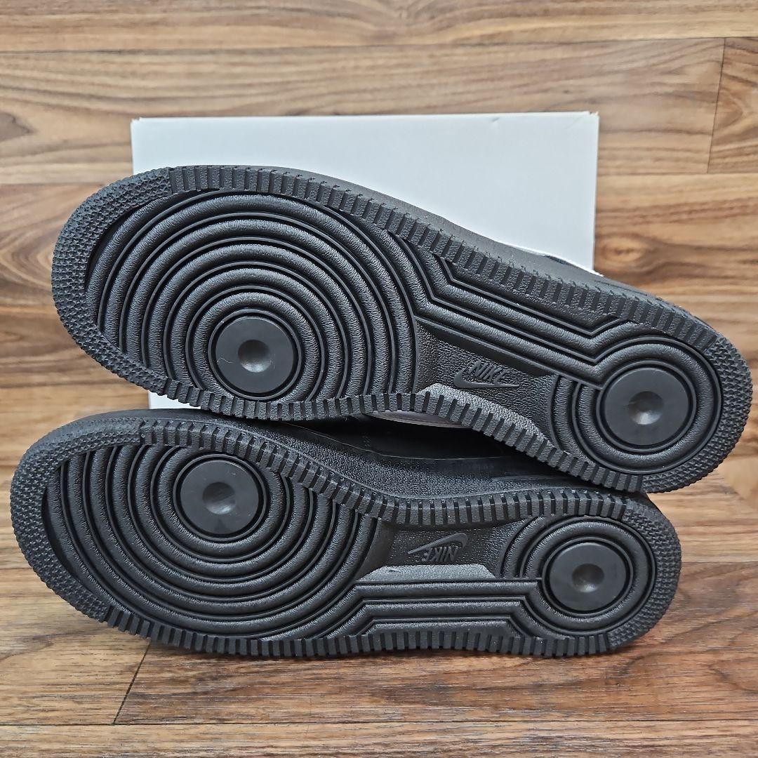 美品　ナイキ エアフォース1 '07 \"ブラック/ホワイト\"